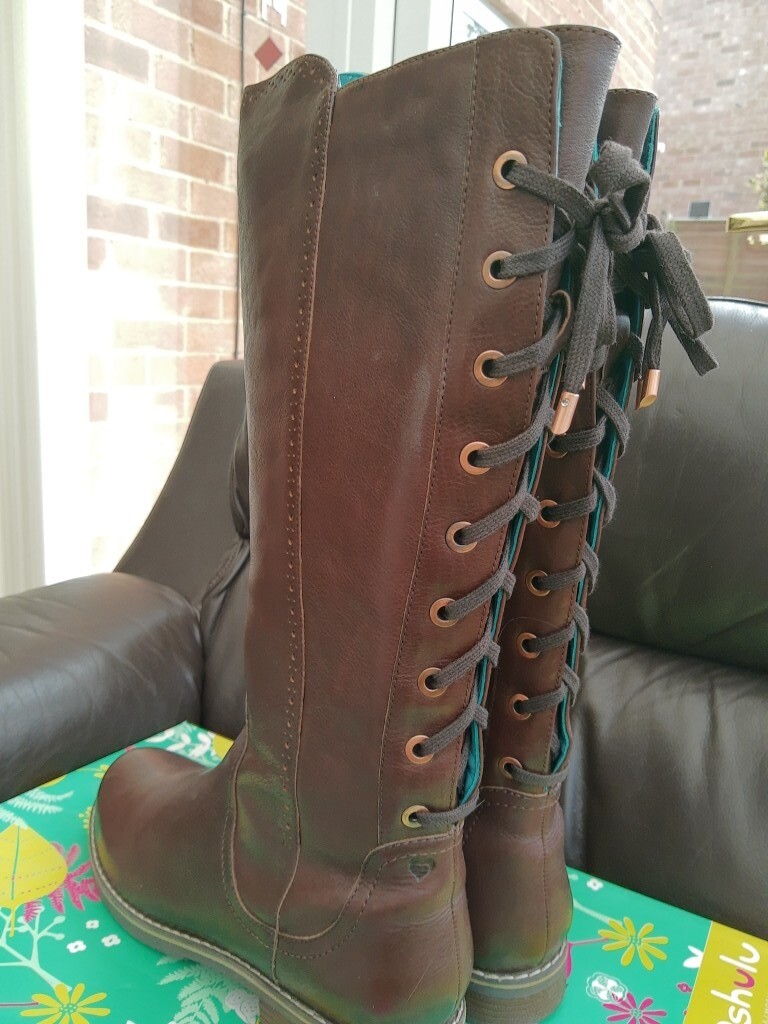 moshulu womens boots